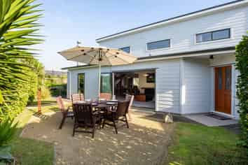 10 Fenside Street, Waikanae Beach
