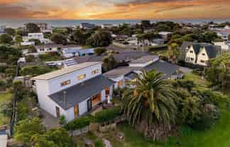 10 Fenside Street, Waikanae Beach