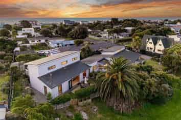 10 Fenside Street, Waikanae Beach