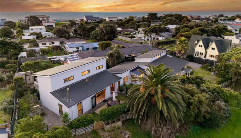 10 Fenside Street, Waikanae Beach