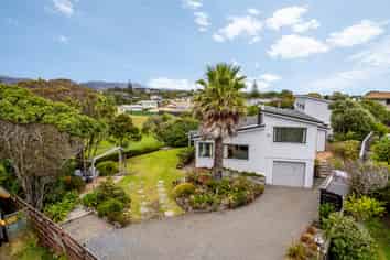 10 Fenside Street, Waikanae Beach