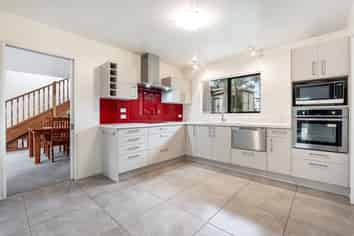 10 Fenside Street, Waikanae Beach