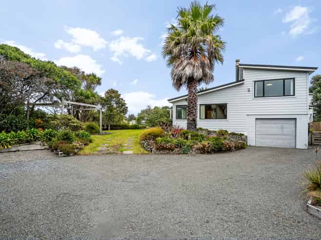 10 Fenside Street, Waikanae Beach