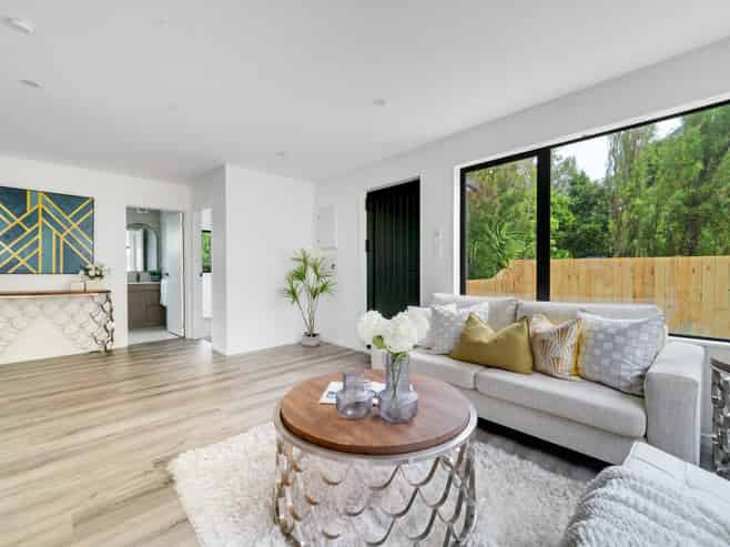 6a/16E Dallinghoe Crescent, Milford