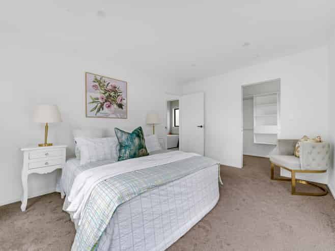 6a/16E Dallinghoe Crescent, Milford