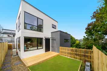 6a/16E Dallinghoe Crescent, Milford