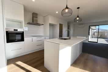 17 Silvergrass Way, Rolleston