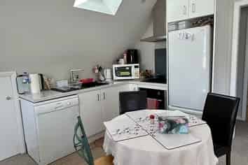 A/215 Karori Road, Karori