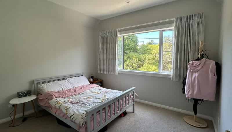 A/215 Karori Road, Karori