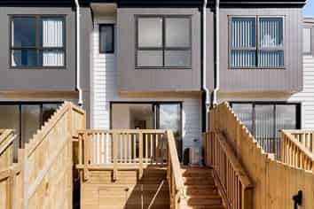 29 Holmes Drive South, Massey