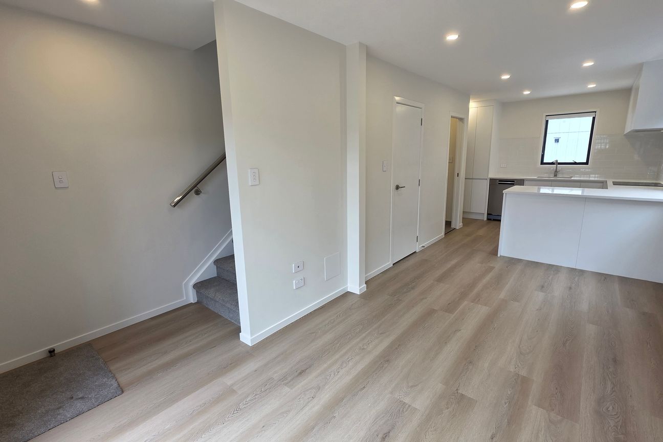 Brand new 2 bed plus study 1.5 bath - Vista 5