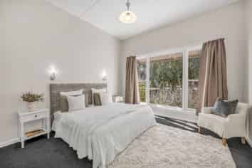 702 Avenue Road West, Saint Leonards