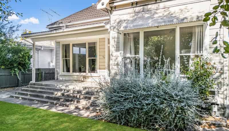 702 Avenue Road West, Saint Leonards