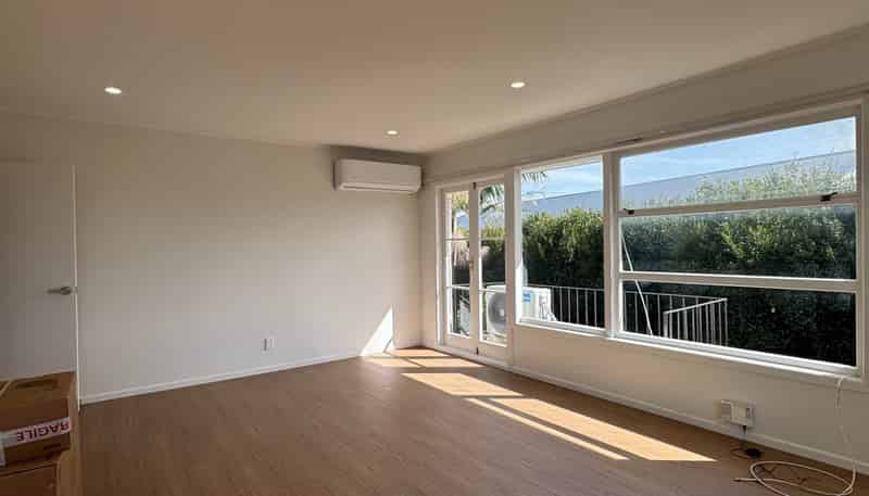 F/ St Johns Road, Saint Heliers