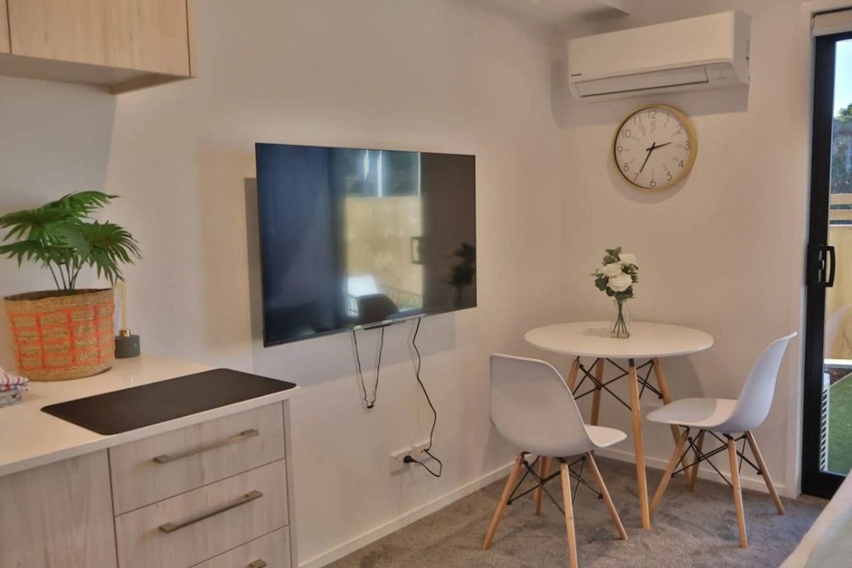 Designed for Simplicity, Positioned for Convenience – pohled 4