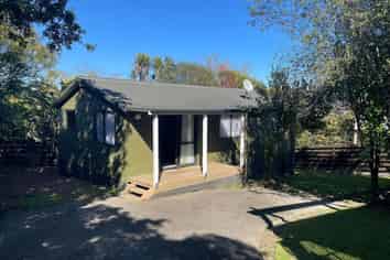 4A Moxham Grove, Massey