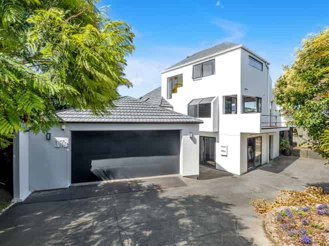 2/17 Lynton Road, Bucklands Beach