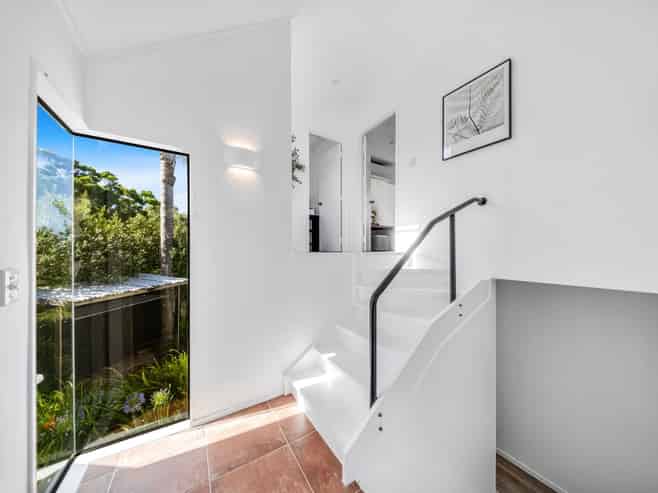 2/17 Lynton Road, Bucklands Beach