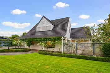 5 Patterson Grove, Waikanae