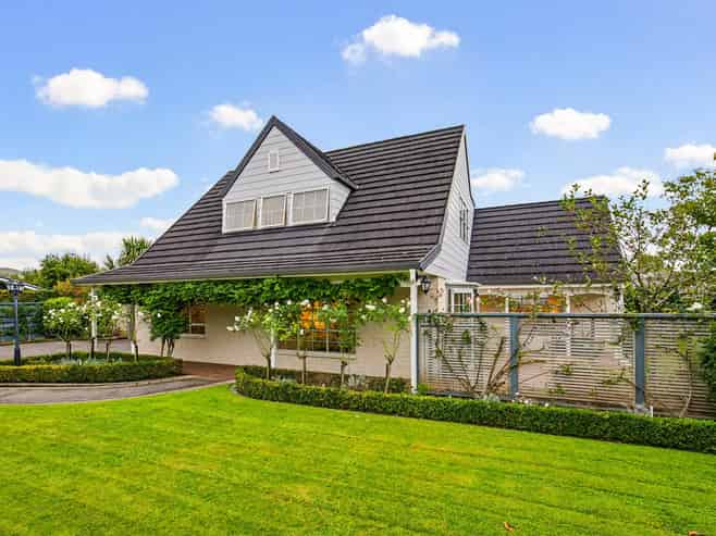 5 Patterson Grove, Waikanae