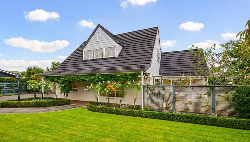 5 Patterson Grove, Waikanae