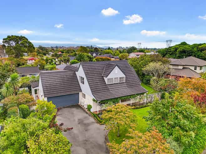 5 Patterson Grove, Waikanae