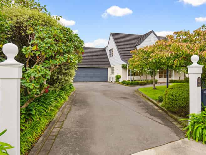 5 Patterson Grove, Waikanae