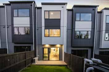 15 Don Oliver Lane, Glen Eden