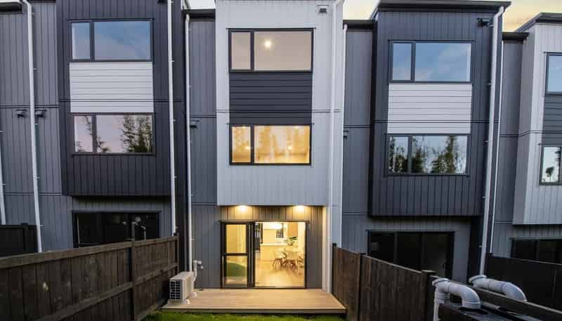 15 Don Oliver Lane, Glen Eden