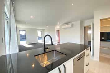 14 Harvester Drive, Darfield