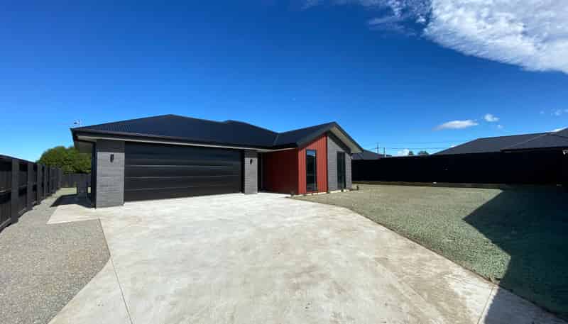 14 Harvester Drive, Darfield
