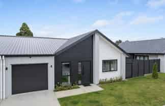 11C Gordon Place, Levin