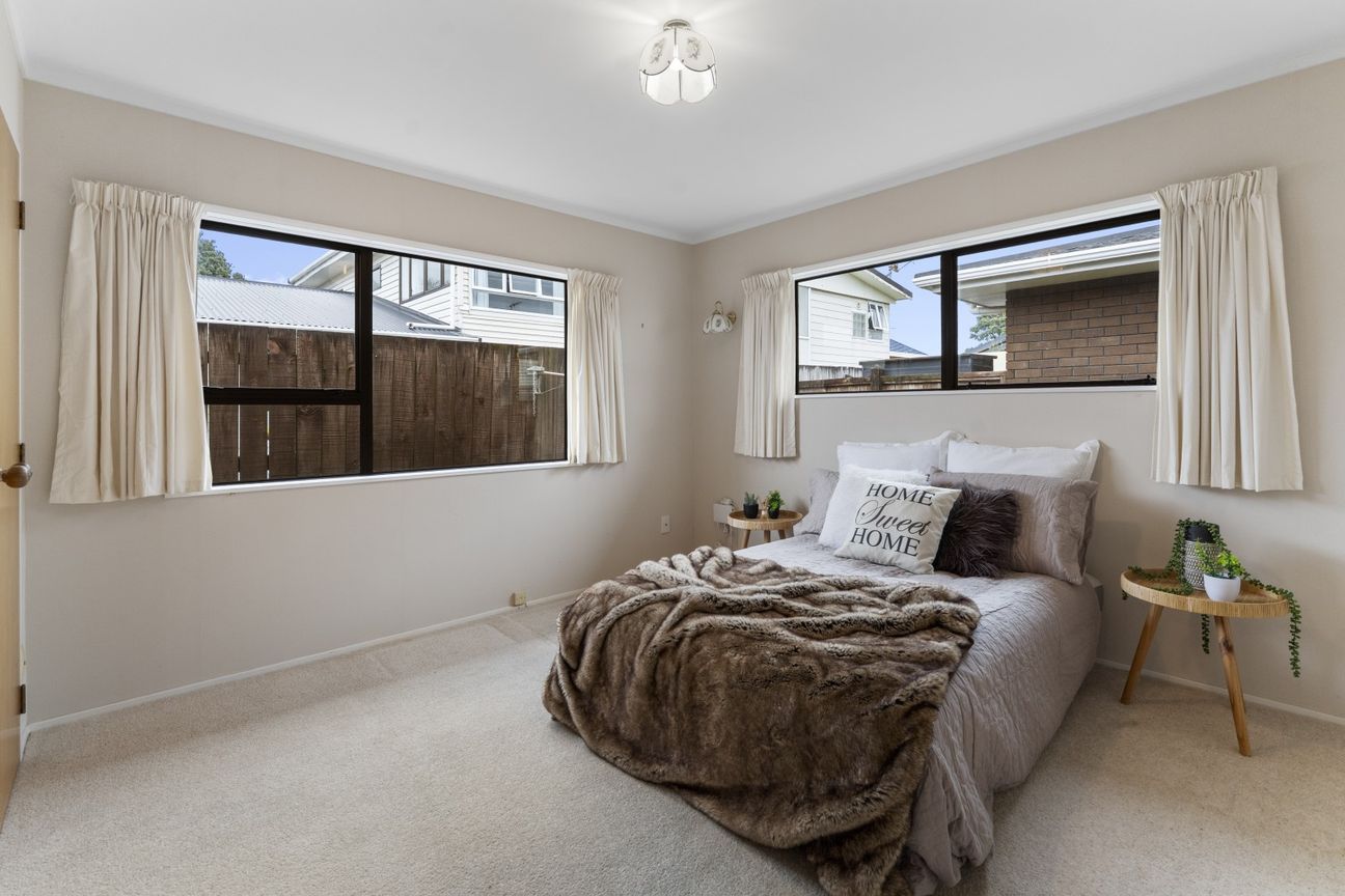 Location, Simplicity, and a Touch of Potential - Vista 6