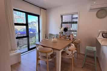 14 Rauemi Way, Te Atatu South