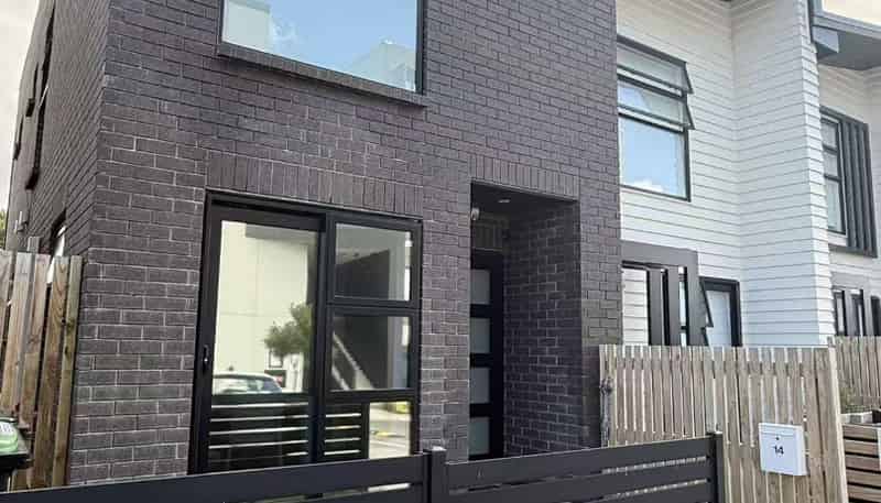 14 Rauemi Way, Te Atatu South