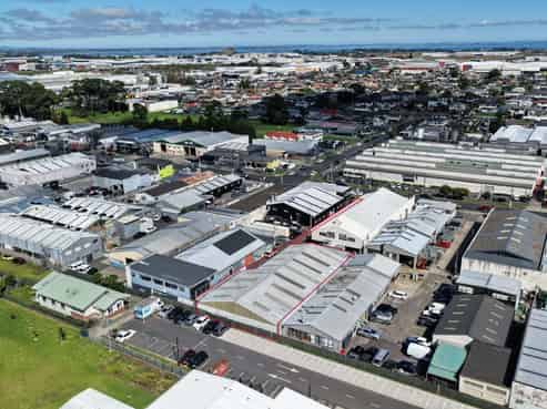 Affordable warehouse with no body corp fees