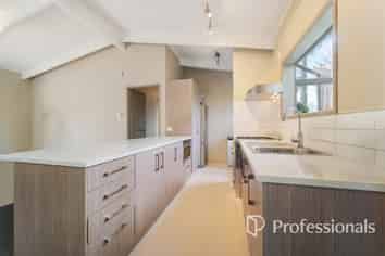 32a Premier Ave, Point Chevalier