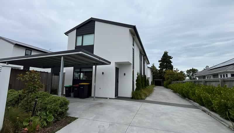 1/50  Hills Road, Edgeware