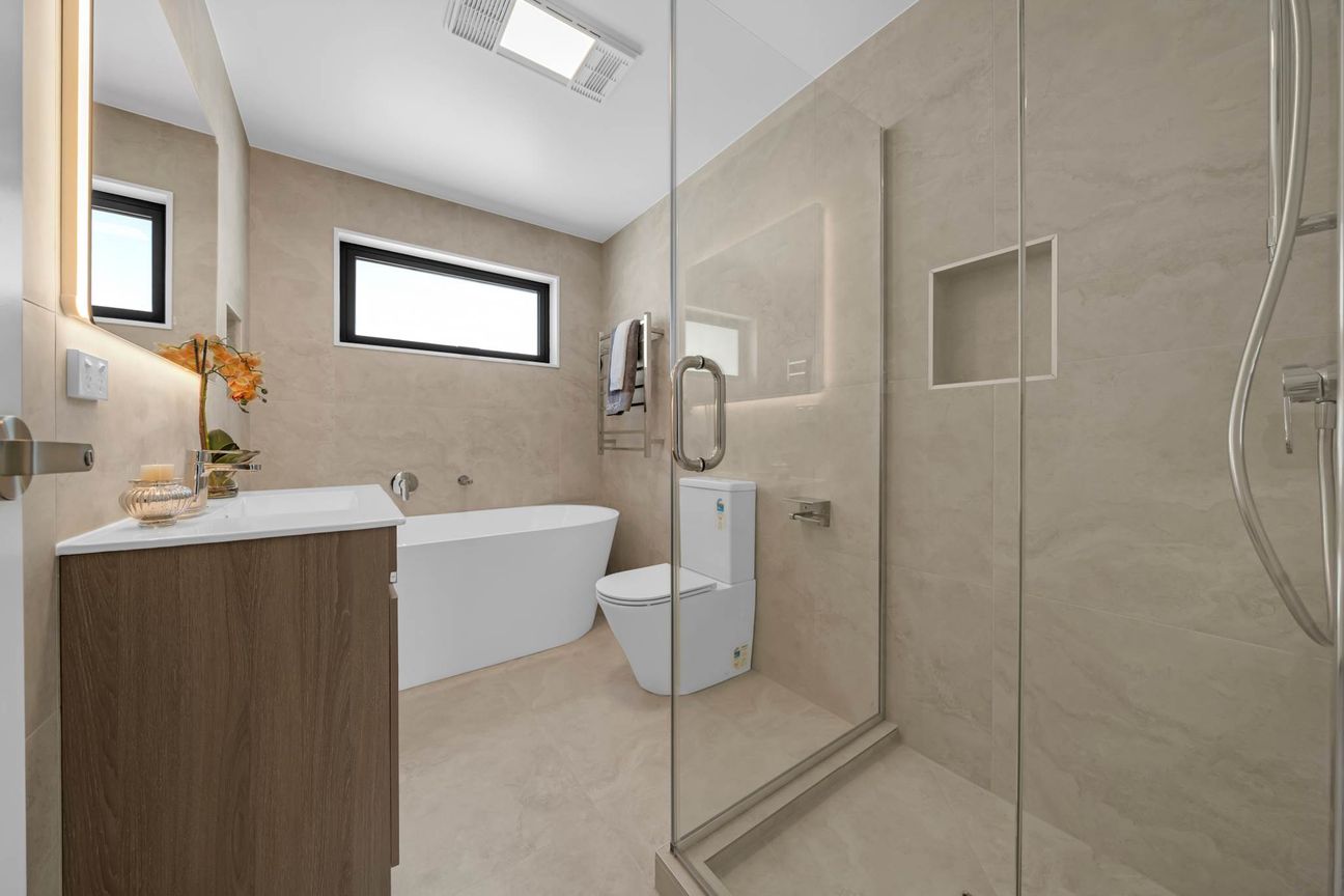 Modern Family Living with EV Charger Convenience – další
