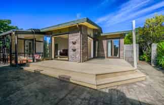 93 Halifax Street East, The Wood