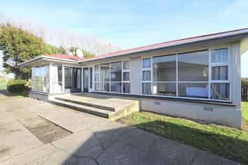 228 Lamond Street East, Hargest