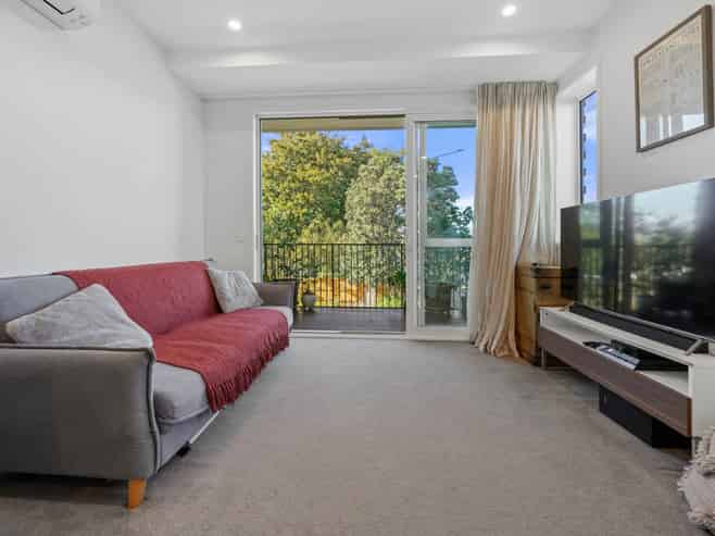 104/1B Soljak Place, Mount Albert