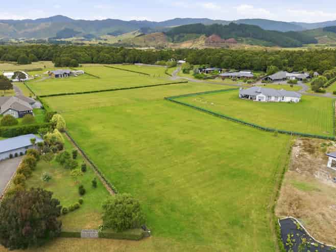 27 Saint Laurent Way, Ohau