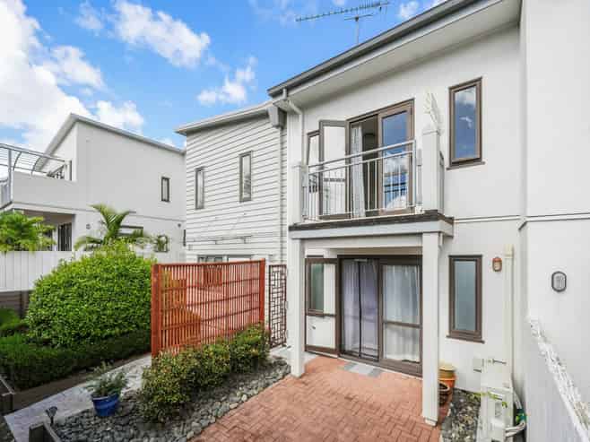 28/92 Bush Road, Albany