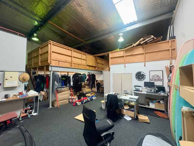 High Profile Showroom & Warehousing