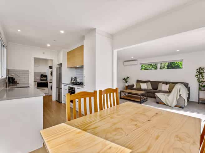 84 Helena Street, MASSEY