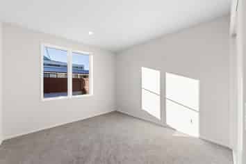 4/209 Hastings Street East, Waltham