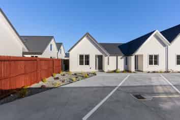 4/209 Hastings Street East, Waltham