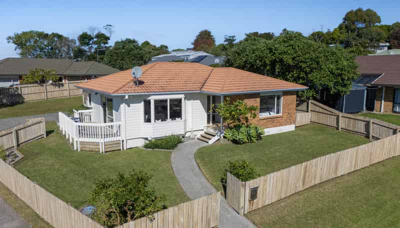 14 Greta Place, Stanmore Bay