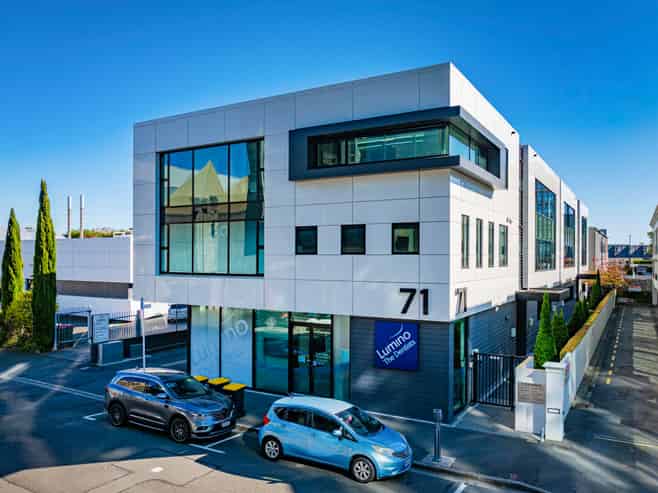 Two prime CBD office units – Invest or occupy